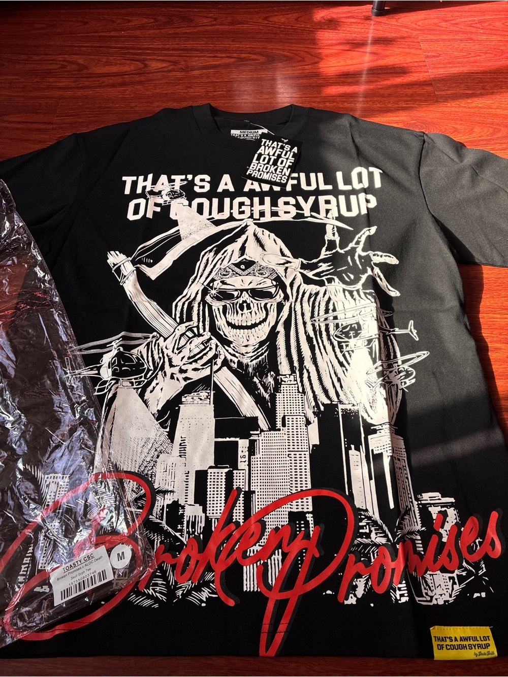 Amazing Quality Streetwear graphic Tee-Shirt! Size M